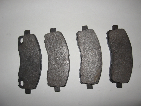 brake pads Mitsubishi Canter